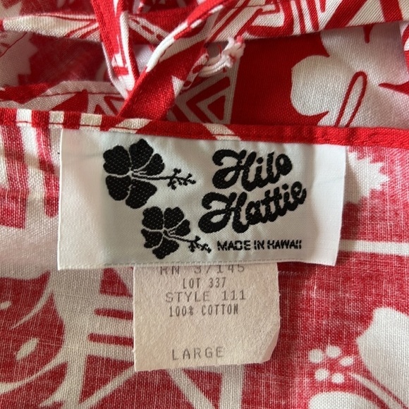 Hilo Hattie Red and White Bikini with matching Sarong - Picture 9 of 11